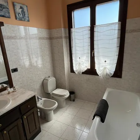 Lägenhet A Due Passi Dal Montalto Dora